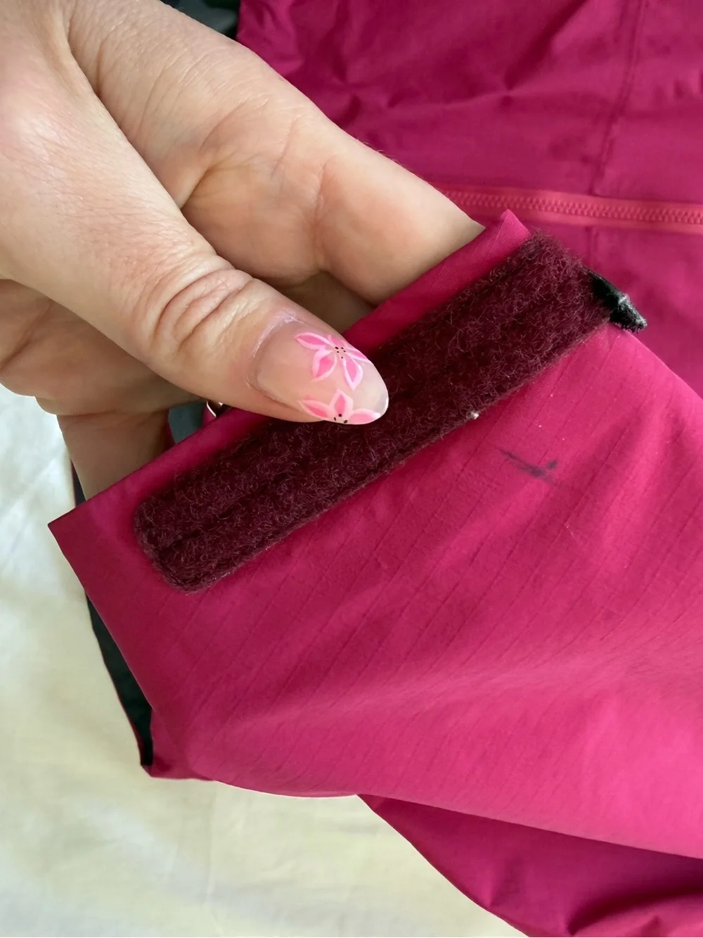 Arc'teryx Women's Magenta Waterproof Beta LT Jacket - Picture 3 of 8
